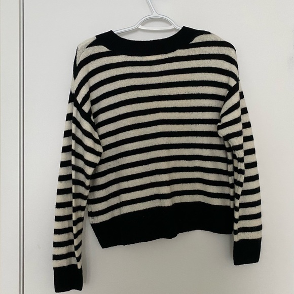 H&M X-small black and white stripes sweater - Picture 2 of 5